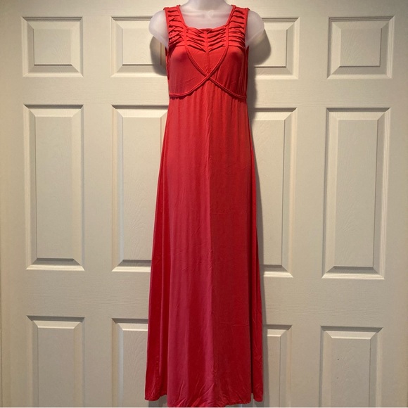Max Studio Dresses & Skirts - Max Studio Empire Waist Sleeveless Maxi Dress NWOT Women’s Size Small Red